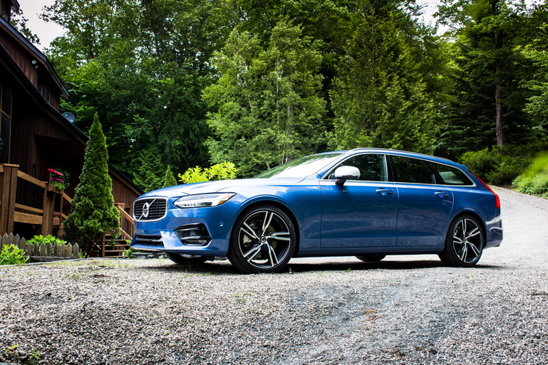 Illustration for article titled The 2017 Volvo V90 R-Design Lives Up To Its Looks